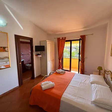 Residenza Sole E Luna Capo Vaticano לינה וארוחת בוקר ריקאדי