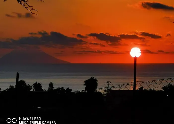 Sole E Luna Capo Vaticano לינה וארוחת בוקר